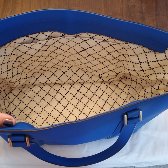 Tote - Picture 2 of 3